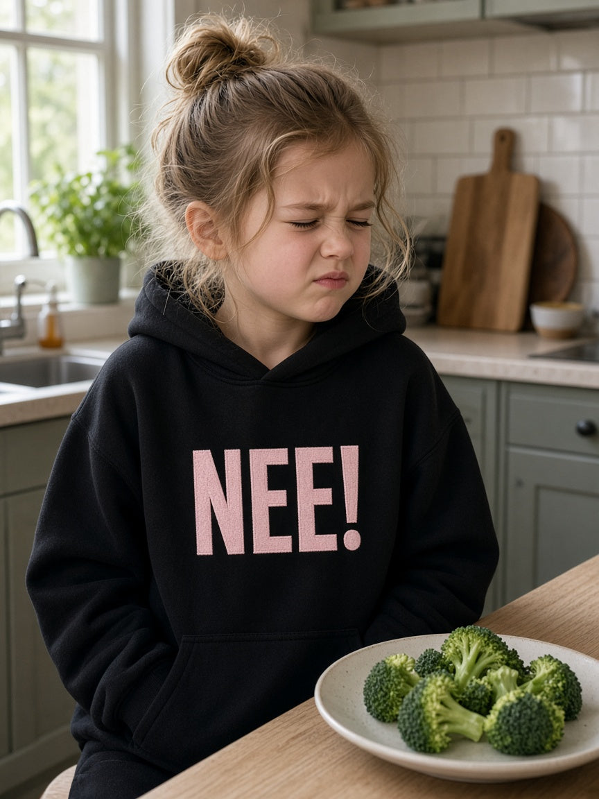 NEE! Kinderhoodie – modelfoto