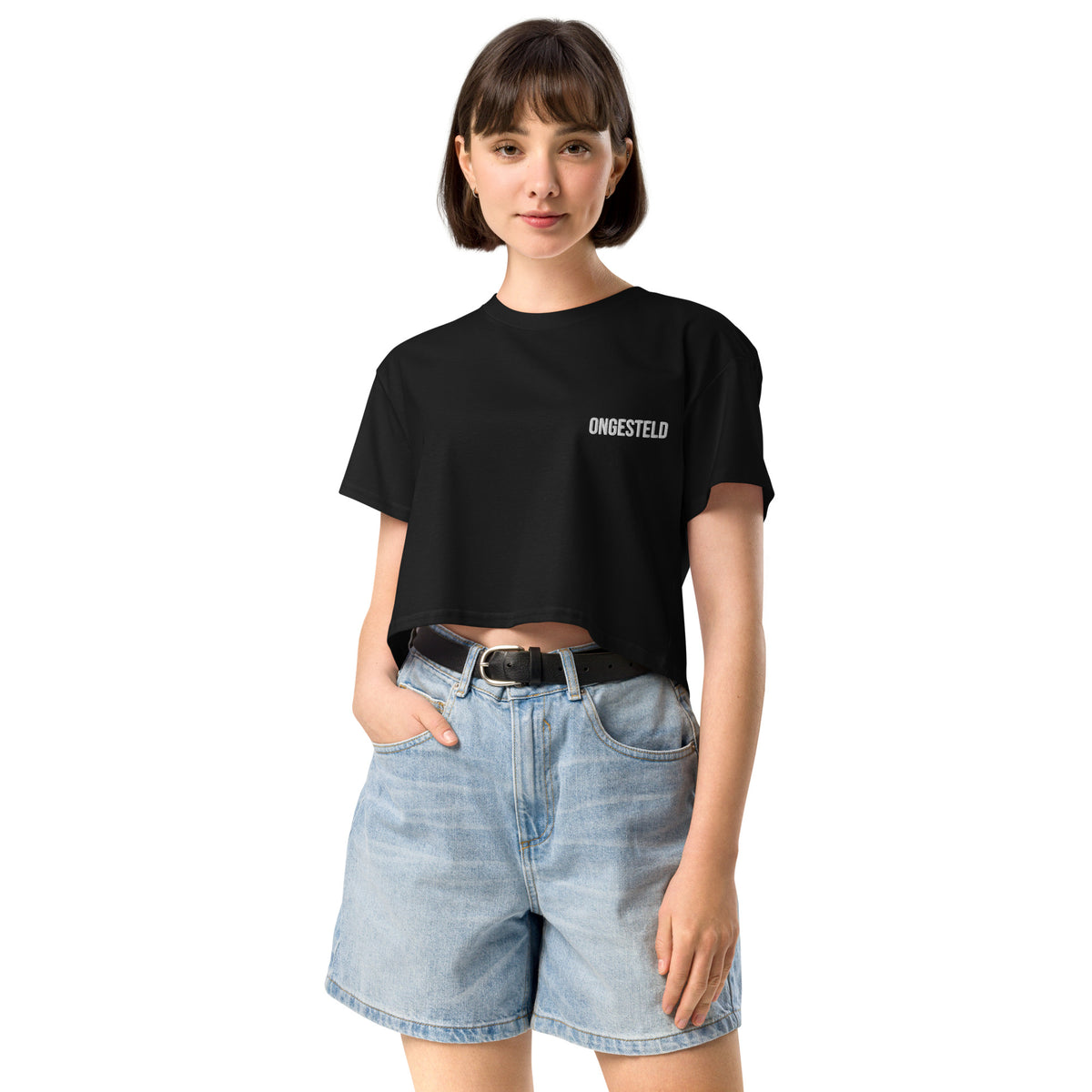 ONGESTELD Crop Top – Zwart – productfoto voorkant, ONGESTELD geborduurd