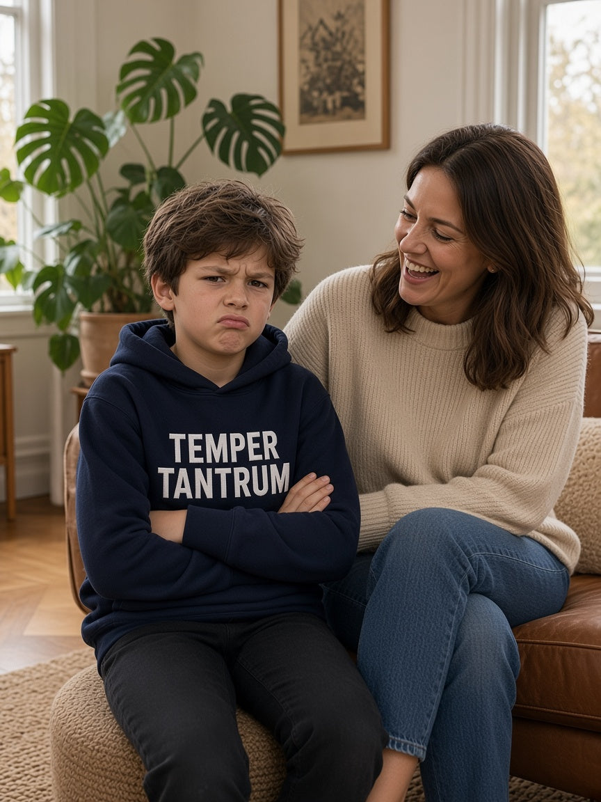 TEMPER TANTRUM Kinderhoodie – modelfoto