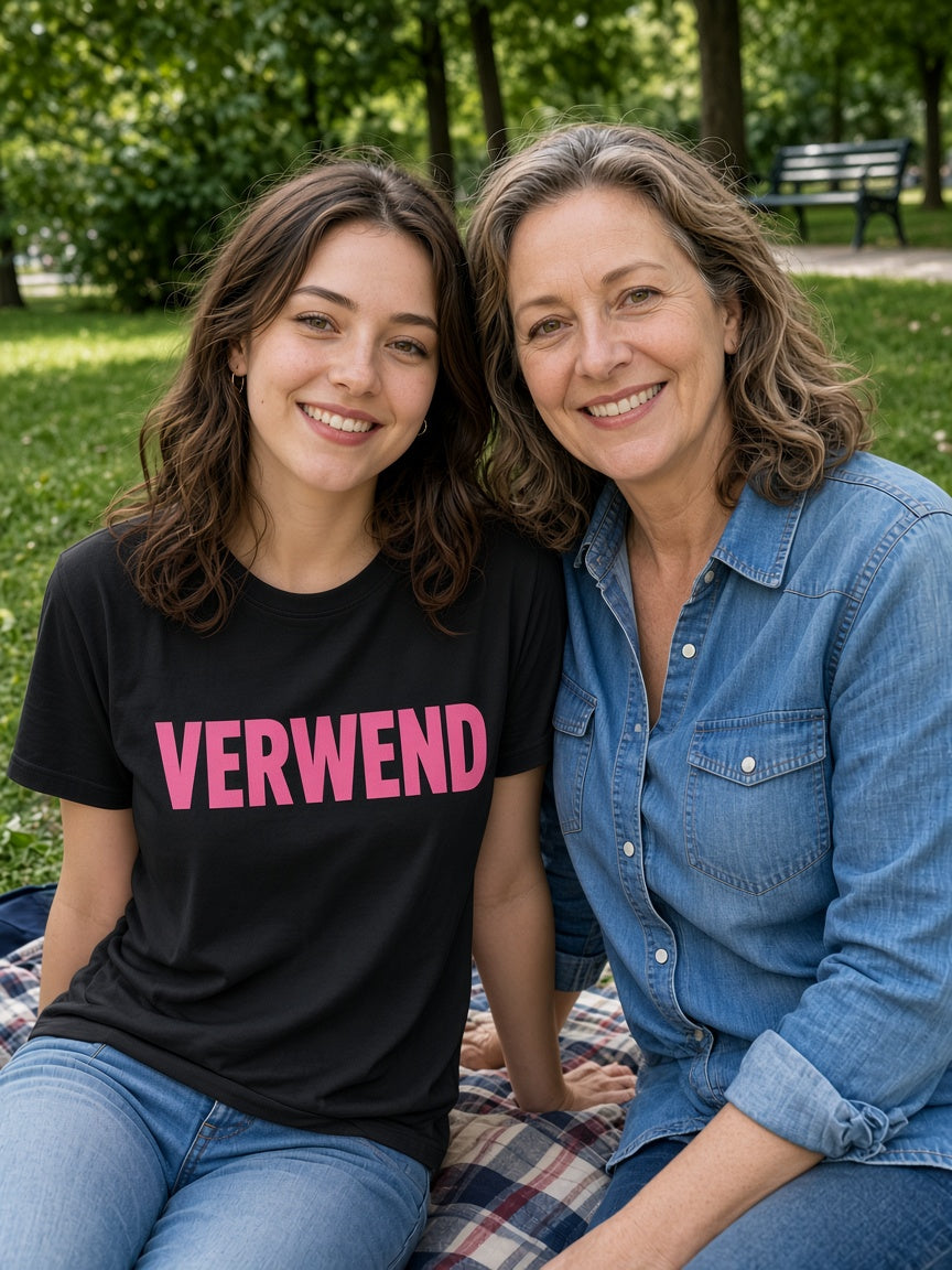 VERWEND T-shirt dames zwart – model draagt HUMEURIG